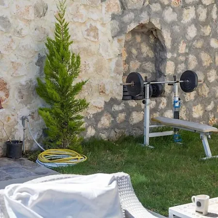 Doga Icerisinde Lueks Rose Villa