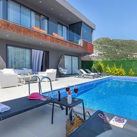 Villa Doga Icerisinde Lueks Rose *