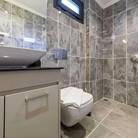 Villa Doga Icerisinde Lueks Rose Kaş