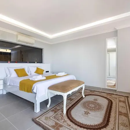 Doga Icerisinde Lueks Rose Villa Kaş
