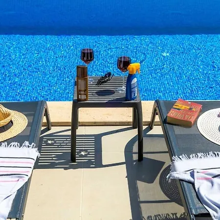 Villa Doga Icerisinde Lueks Rose Kaş