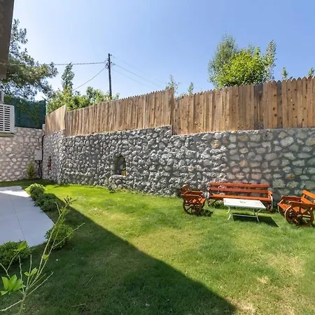 Villa Doga Icerisinde Lueks Rose Kaş