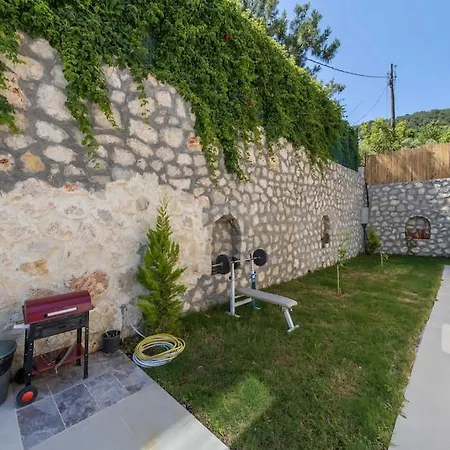 Doga Icerisinde Lueks Rose Villa *